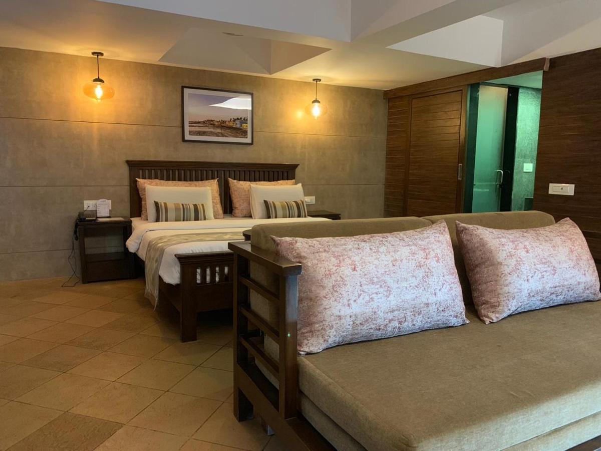 Silverador Resort Thane Luaran gambar