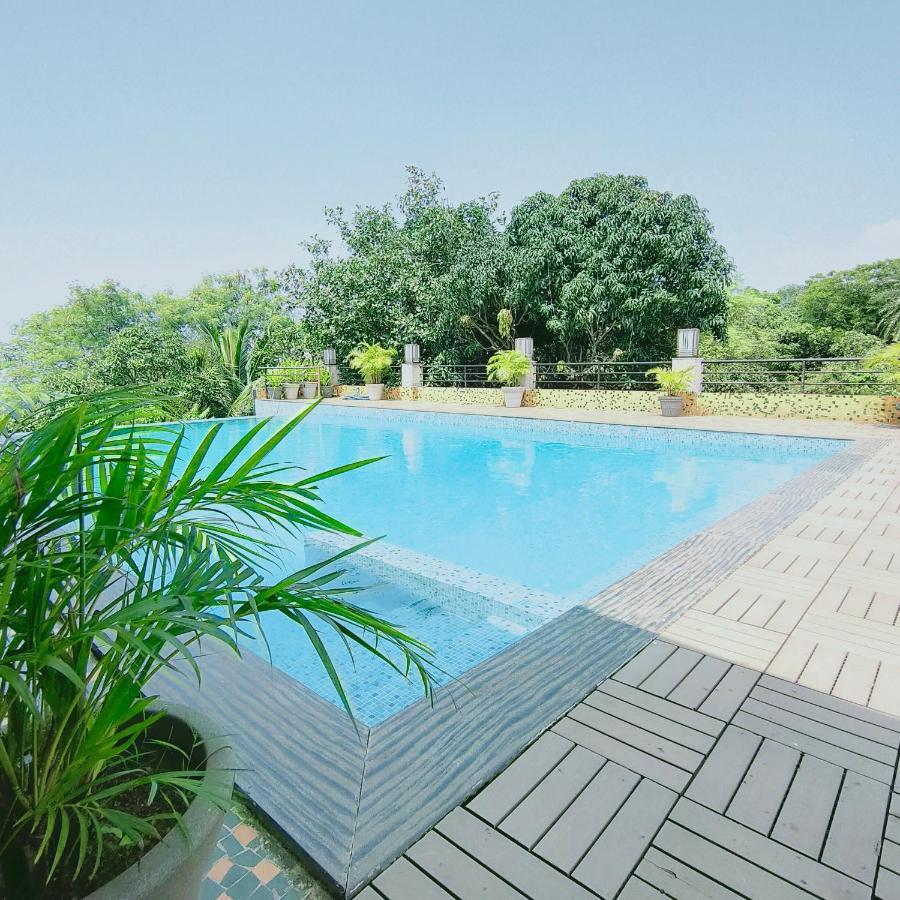 Silverador Resort Thane Luaran gambar