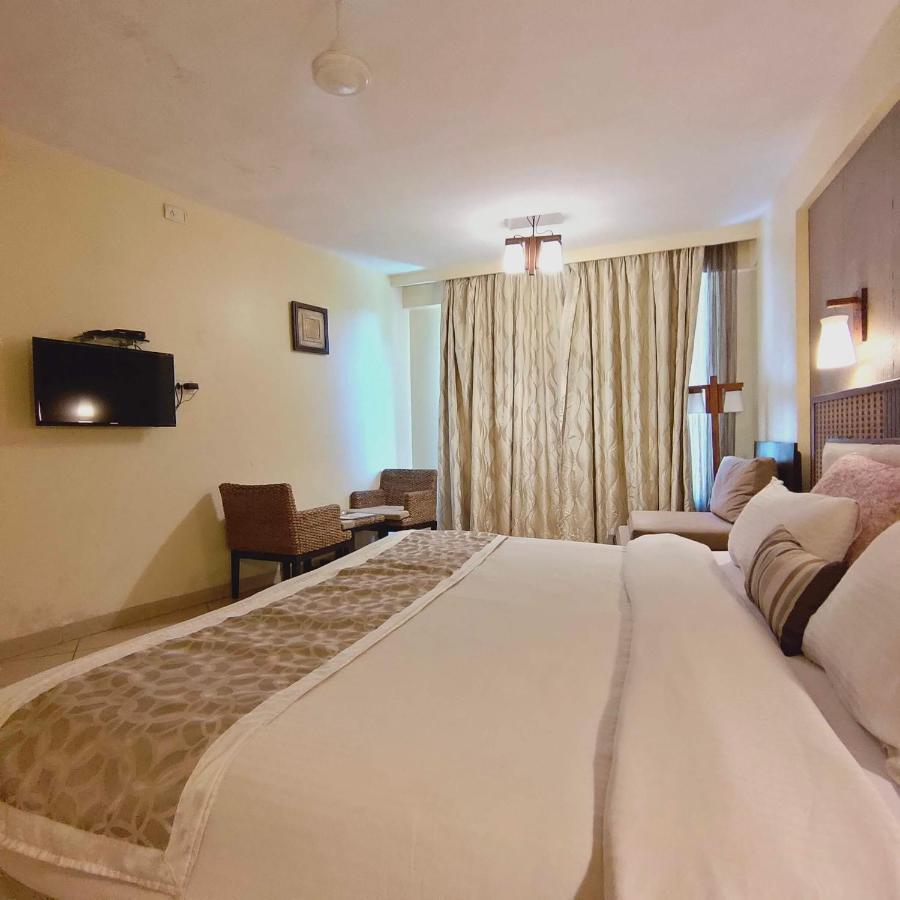 Silverador Resort Thane Luaran gambar