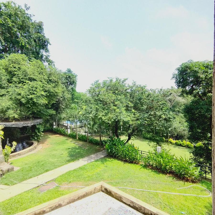 Silverador Resort Thane Luaran gambar