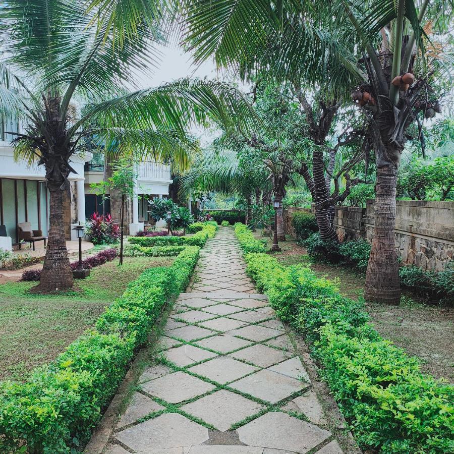 Silverador Resort Thane Luaran gambar